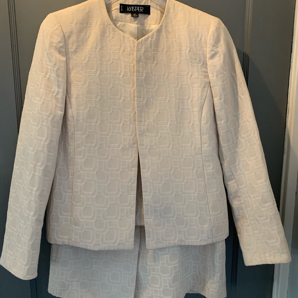 Kasper Women’s Cream 3 Piece Skirt Suit and Blazer